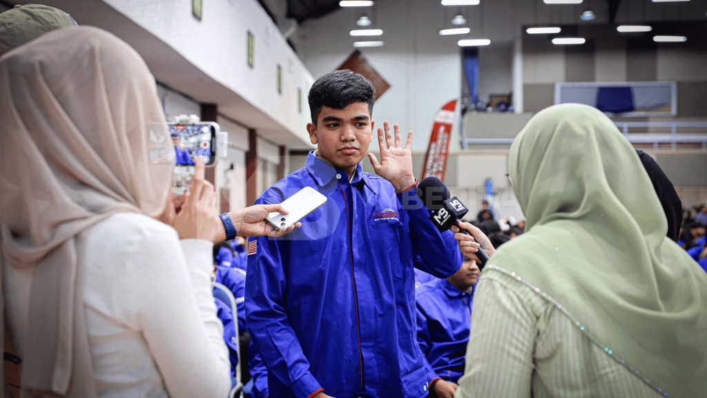 Amirul Ikhwan buktikan masalah pendengaran bukan halangan belajar