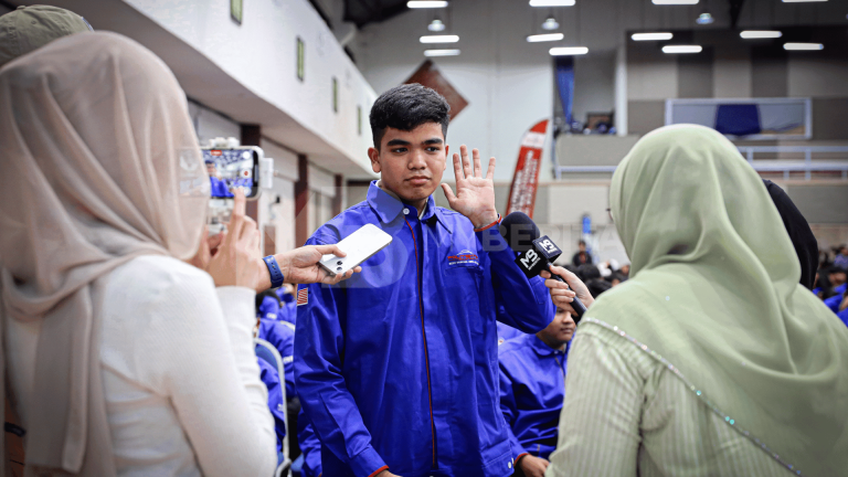Amirul Ikhwan buktikan masalah pendengaran bukan halangan belajar