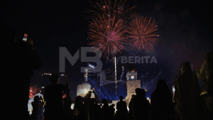 Malam ambang merdeka meriah dengan kehadiran ribuan rakyat Malaysia