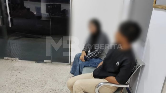 Pasangan remaja dicekup kantoi 'buat projek' dalam tandas surau