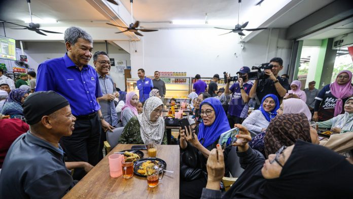 Tak perlu debat, fokus dekati pengundi Johor - Mohamad