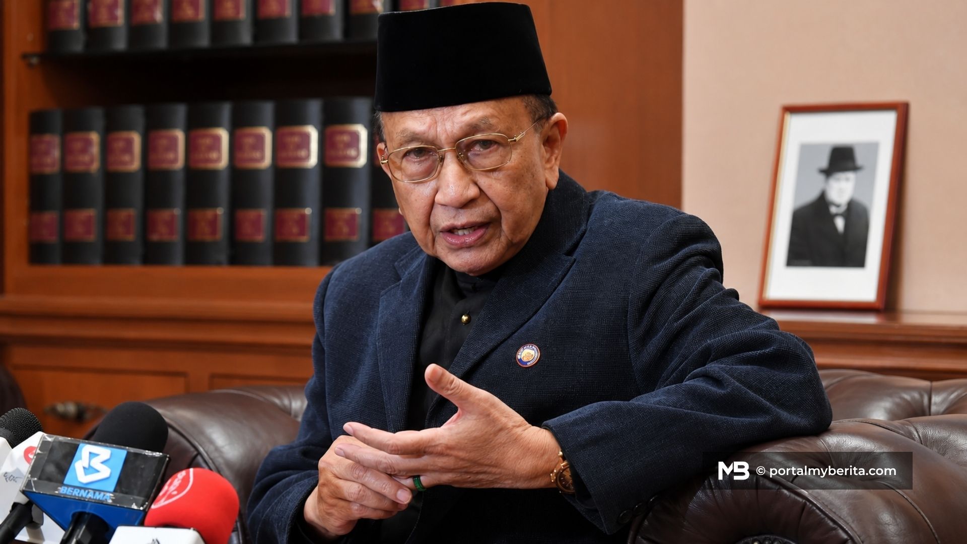 Rais Yatim hilang dua darjah kebesaran Negeri Sembilan, ditarik balik serta-merta
