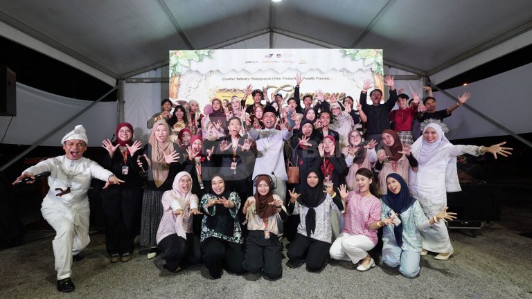 “Gen Z paling bersemangat pernah saya ajar”, pensyarah FiTA puji anak didik jayakan wayang pacak@UiTM