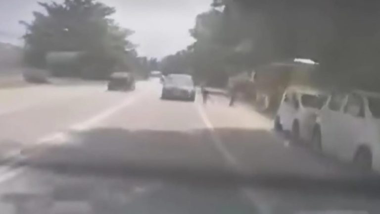 Murid darjah satu parah dirempuh kereta ketika lintas jalan dekat sekolah