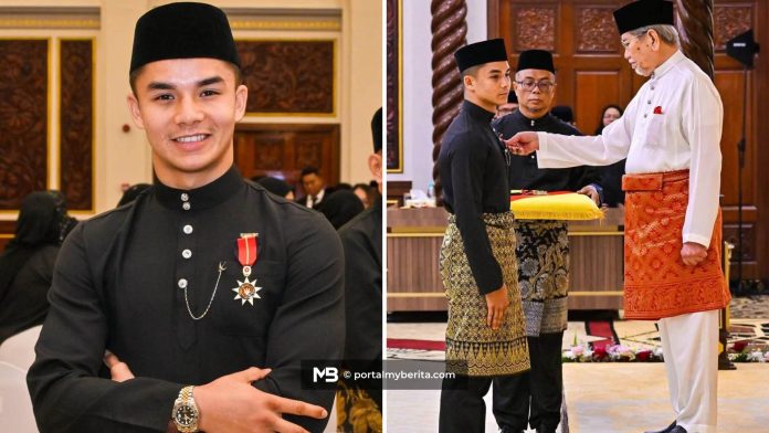 Johan Ghazali terima penghargaan Ahli Bintang Sarawak