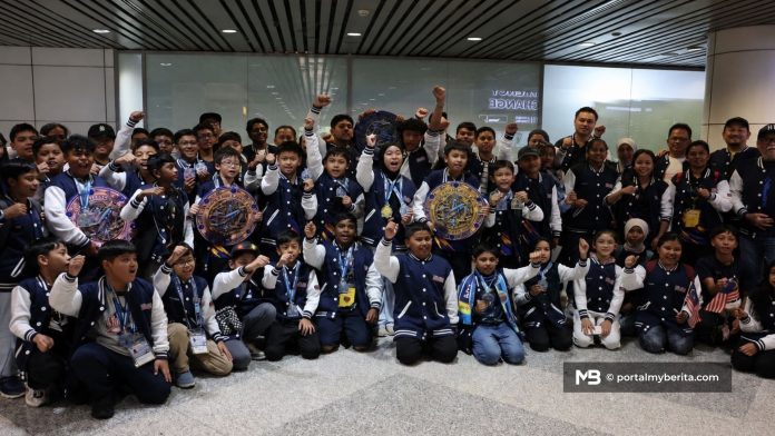Robotik cilik negara ‘sapu’ lima pingat di Beijing