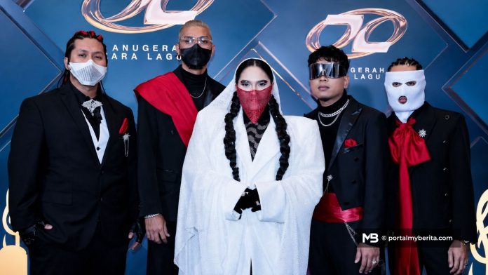 Tiwikarma bawa K.O.I cipta kejutan, julang kejuaraan AJL40