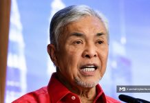 Zahid harap keputusan terbaik buat Najib, serah kepada kebijaksanaan Agong Zahid harap keputusan terbaik buat Najib, serah kepada kebijaksanaan Agong
