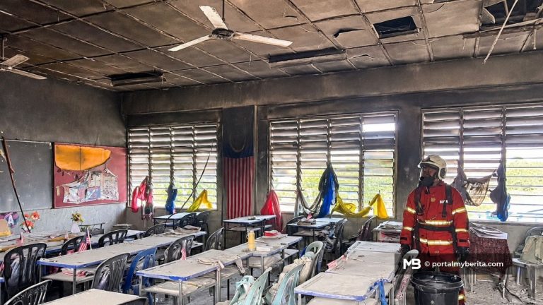 KPM salur RM200,000 baik pulih SK Setia Alam terbakar