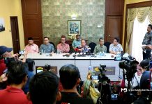 Exco ‘terkunci’ dari Wisma Negeri, Ismail bimbang urusan rakyat terjejas Exco 'terkunci' dari Wisma Negeri, Ismail bimbang urusan rakyat terjejas