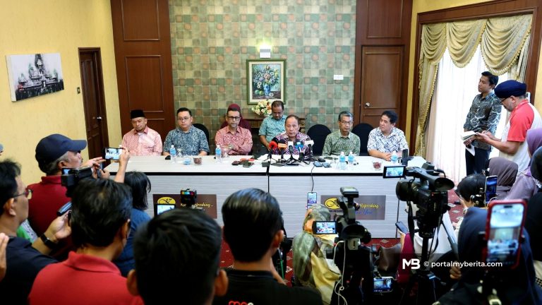Exco ‘terkunci’ dari Wisma Negeri, Ismail bimbang urusan rakyat terjejas