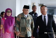 Rais Yatim mengaku tidak bersalah pertuduhan menghasut, diikat jamin RM8,000 Rais Yatim mengaku tidak bersalah pertuduhan menghasut, diikat jamin RM8,000