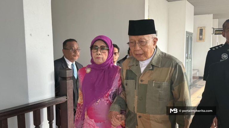 Rais Yatim tiba di mahkamah, berdepan prosiding berkaitan Akta Hasutan