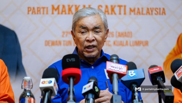 Zahid panggil 25 ADUN malam ini, cari jalan penyelesaian kemelut Negeri Sembilan