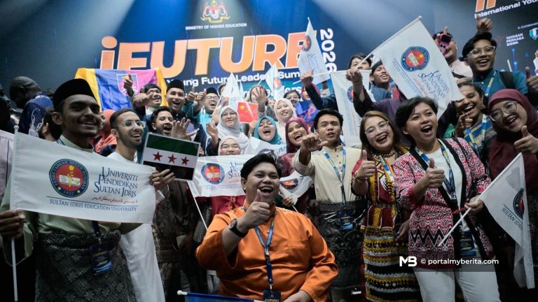 “Berbilion ringgit sepatutnya untuk pelajar, bukan dicuri perasuah” – Anwar