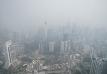 Jerebu: 38 kawasan catat IPU tidak sihat setakat 9 pagi, Segamat paling terjejas Jerebu: 38 kawasan catat IPU tidak sihat setakat 9 pagi, Segamat paling terjejas