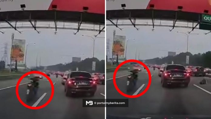 Motosikal bergerak sendiri di Lebuh Raya Persekutuan, netizen terkejut